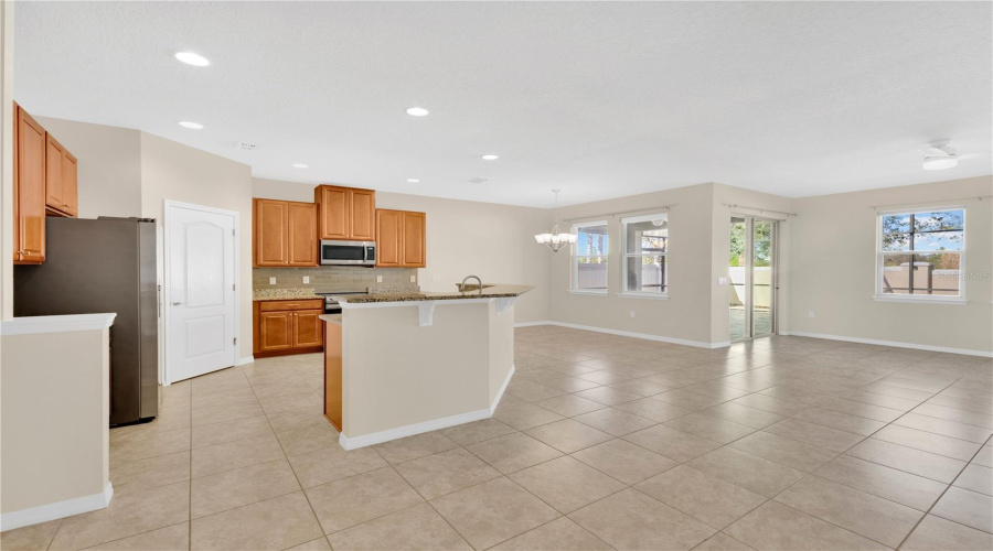 Kitchen/ Dining Room