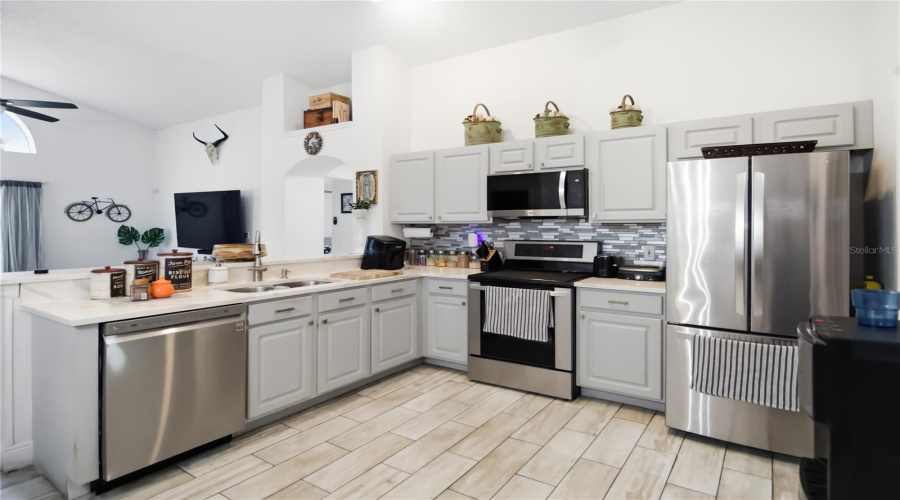 KISSIMMEE, Florida 34746, 4 Bedrooms Bedrooms, ,4 BathroomsBathrooms,Residential,For Sale,LIBERTY HALL,0,MFRS5144814