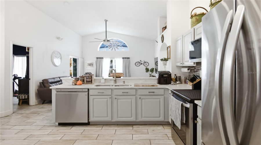 KISSIMMEE, Florida 34746, 4 Bedrooms Bedrooms, ,4 BathroomsBathrooms,Residential,For Sale,LIBERTY HALL,0,MFRS5144814