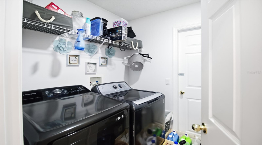 KISSIMMEE, Florida 34746, 4 Bedrooms Bedrooms, ,4 BathroomsBathrooms,Residential,For Sale,LIBERTY HALL,0,MFRS5144814