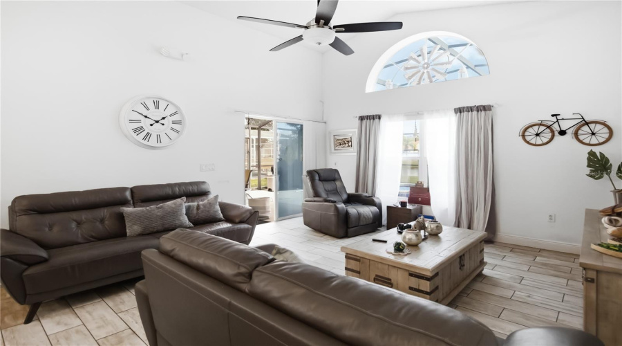 KISSIMMEE, Florida 34746, 4 Bedrooms Bedrooms, ,4 BathroomsBathrooms,Residential,For Sale,LIBERTY HALL,0,MFRS5144814