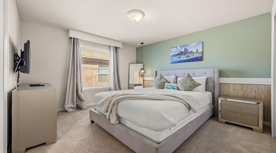 Primary bedroom (second level)