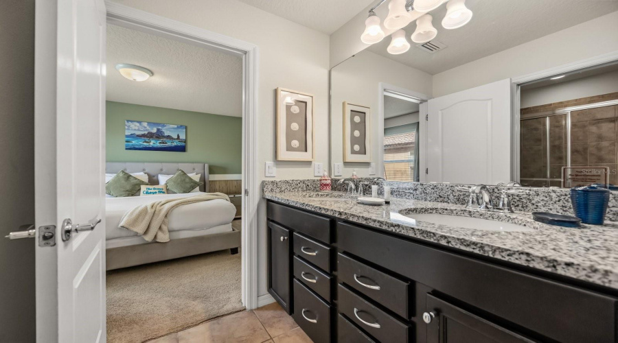 Primary bathroom (second level)