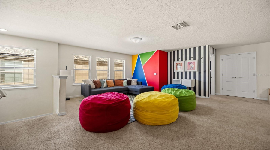 Great room/lounge on the second lebel