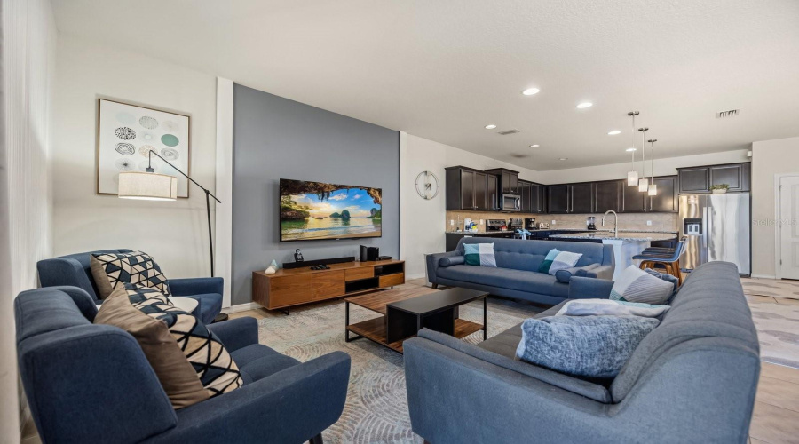 KISSIMMEE, Florida 34747, 9 Bedrooms Bedrooms, ,6 BathroomsBathrooms,Residential,For Sale,LIMA,0,MFRO6384770