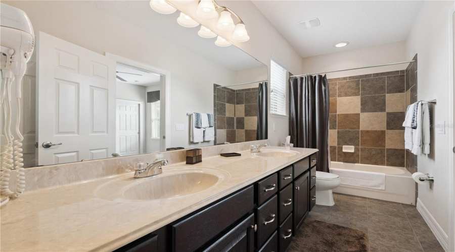 DAVENPORT, Florida 33837, 5 Bedrooms Bedrooms, ,3 BathroomsBathrooms,Residential,For Sale,DRAYTON AVE,0,MFRS5144153