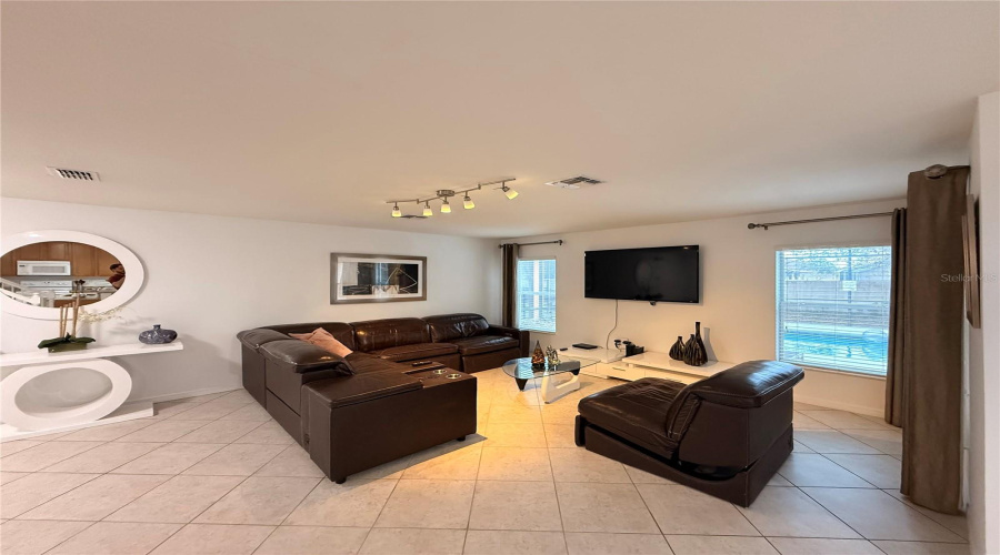 KISSIMMEE, Florida 34746, 4 Bedrooms Bedrooms, ,3 BathroomsBathrooms,Residential,For Sale,SANTOSH,0,MFRO6384380