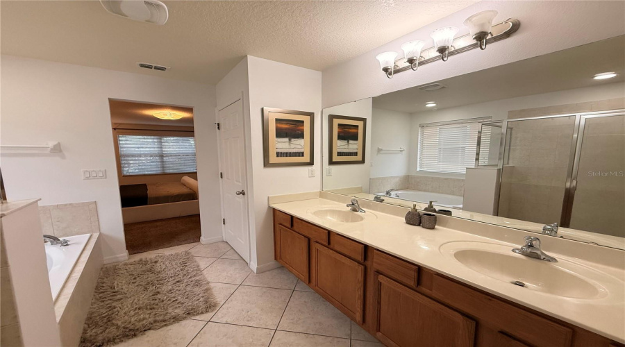 KISSIMMEE, Florida 34746, 4 Bedrooms Bedrooms, ,3 BathroomsBathrooms,Residential,For Sale,SANTOSH,0,MFRO6384380