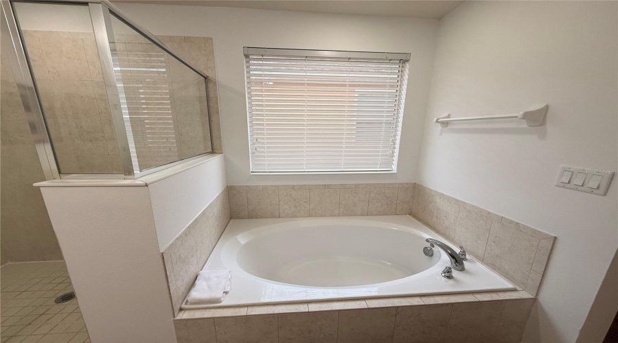 KISSIMMEE, Florida 34746, 4 Bedrooms Bedrooms, ,3 BathroomsBathrooms,Residential,For Sale,SANTOSH,0,MFRO6384380