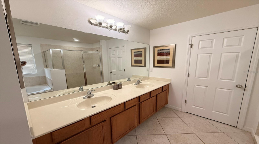 KISSIMMEE, Florida 34746, 4 Bedrooms Bedrooms, ,3 BathroomsBathrooms,Residential,For Sale,SANTOSH,0,MFRO6384380