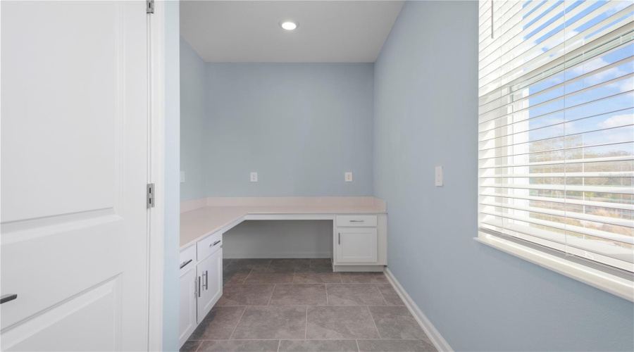 DAVENPORT, Florida 33896, 5 Bedrooms Bedrooms, ,3 BathroomsBathrooms,Residential,For Sale,ACES HIGH,0,MFRS5144769