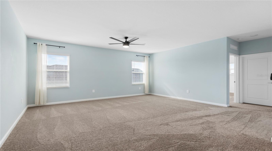 DAVENPORT, Florida 33896, 5 Bedrooms Bedrooms, ,3 BathroomsBathrooms,Residential,For Sale,ACES HIGH,0,MFRS5144769