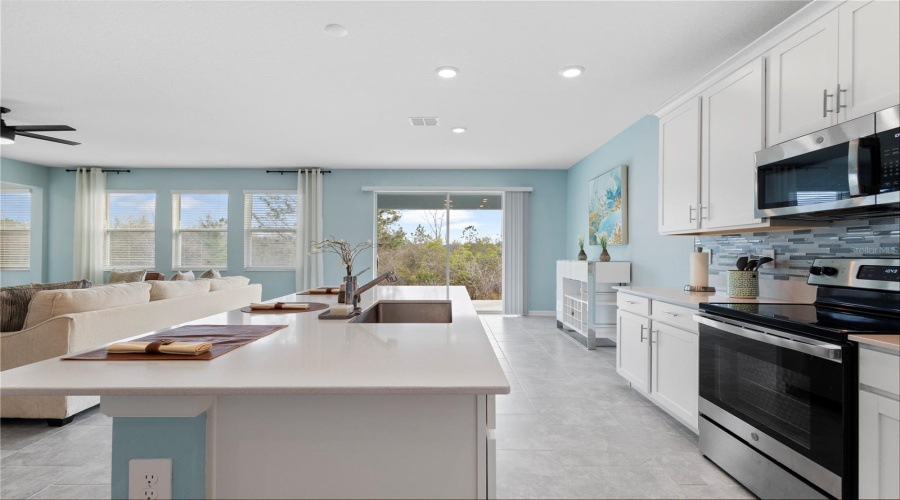 DAVENPORT, Florida 33896, 5 Bedrooms Bedrooms, ,3 BathroomsBathrooms,Residential,For Sale,ACES HIGH,0,MFRS5144769