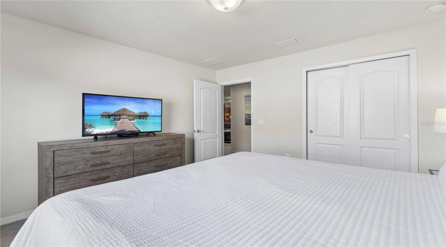 KISSIMMEE, Florida 34747, 6 Bedrooms Bedrooms, ,4 BathroomsBathrooms,Residential,For Sale,RHODES,0,MFRO6282290