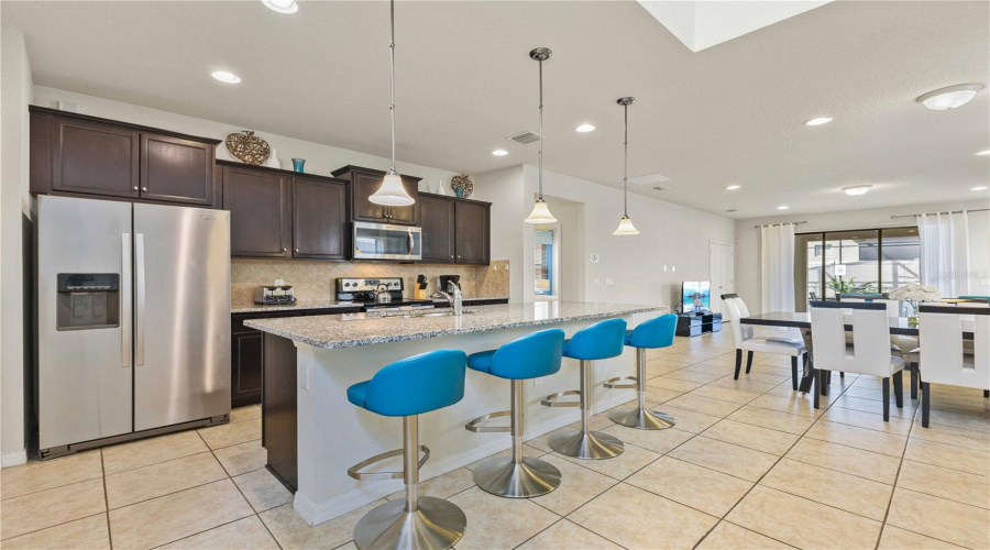 KISSIMMEE, Florida 34747, 6 Bedrooms Bedrooms, ,4 BathroomsBathrooms,Residential,For Sale,RHODES,0,MFRO6282290