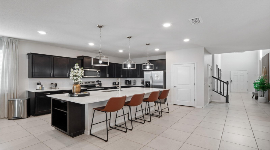 DAVENPORT, Florida 33897, 8 Bedrooms Bedrooms, ,6 BathroomsBathrooms,Residential,For Sale,SUMMER,0,MFRO6386563