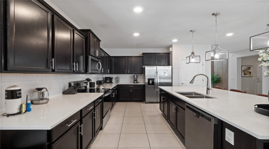 DAVENPORT, Florida 33897, 8 Bedrooms Bedrooms, ,6 BathroomsBathrooms,Residential,For Sale,SUMMER,0,MFRO6386563