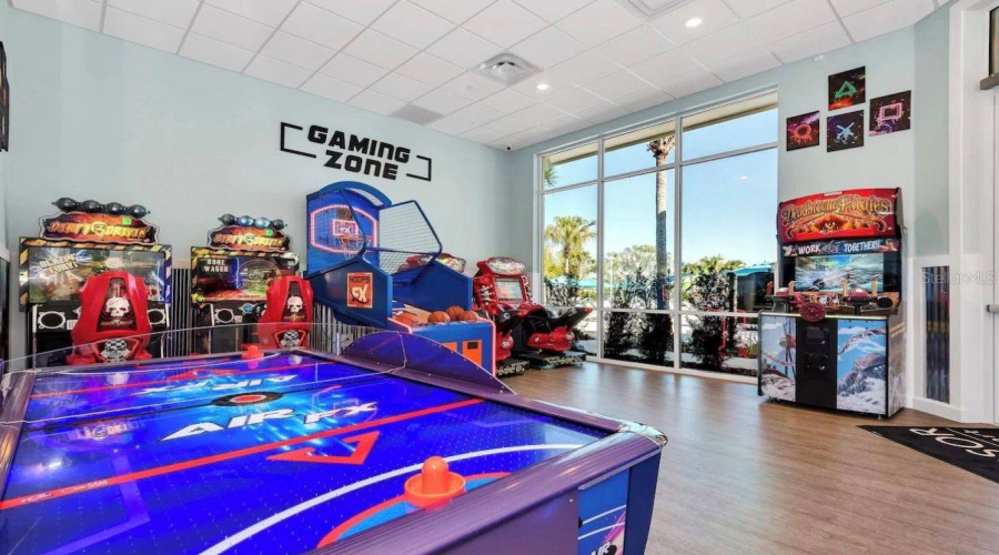 DAVENPORT, Florida 33897, 8 Bedrooms Bedrooms, ,6 BathroomsBathrooms,Residential,For Sale,SUMMER,0,MFRO6386563