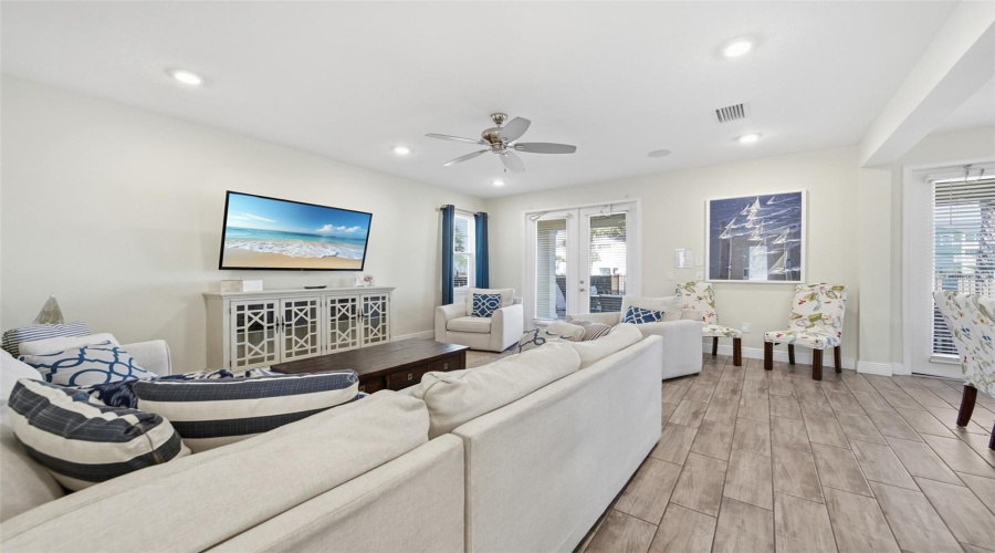 KISSIMMEE, Florida 34747, 7 Bedrooms Bedrooms, ,8 BathroomsBathrooms,Residential,For Sale,SURF,0,MFRO6386683