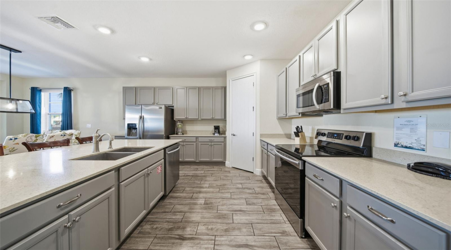 KISSIMMEE, Florida 34747, 7 Bedrooms Bedrooms, ,8 BathroomsBathrooms,Residential,For Sale,SURF,0,MFRO6386683