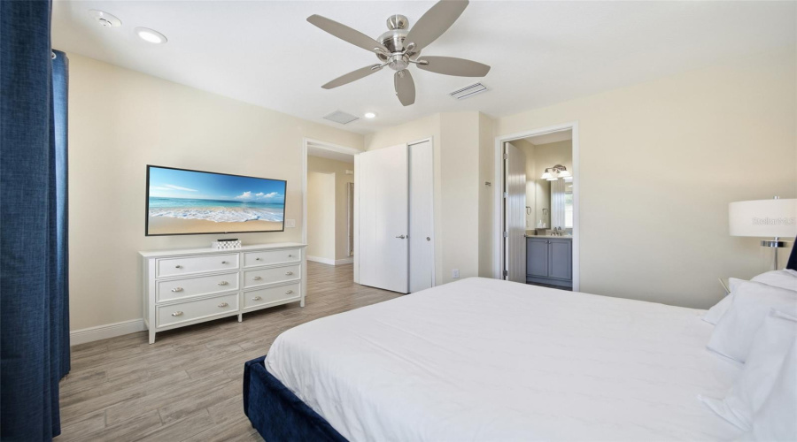 KISSIMMEE, Florida 34747, 7 Bedrooms Bedrooms, ,8 BathroomsBathrooms,Residential,For Sale,SURF,0,MFRO6386683