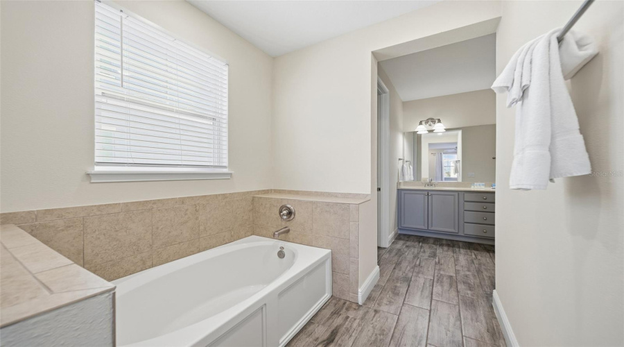 KISSIMMEE, Florida 34747, 7 Bedrooms Bedrooms, ,8 BathroomsBathrooms,Residential,For Sale,SURF,0,MFRO6386683