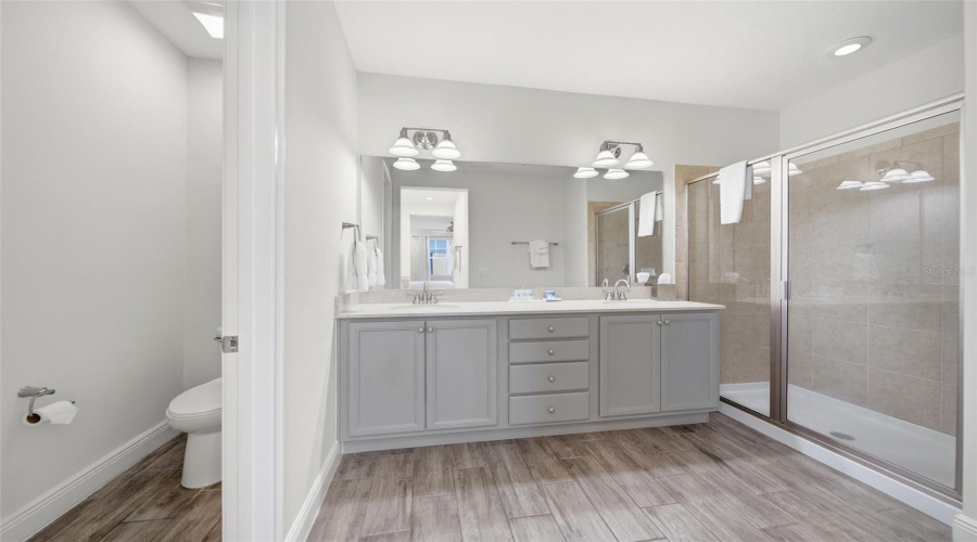 KISSIMMEE, Florida 34747, 7 Bedrooms Bedrooms, ,8 BathroomsBathrooms,Residential,For Sale,SURF,0,MFRO6386683