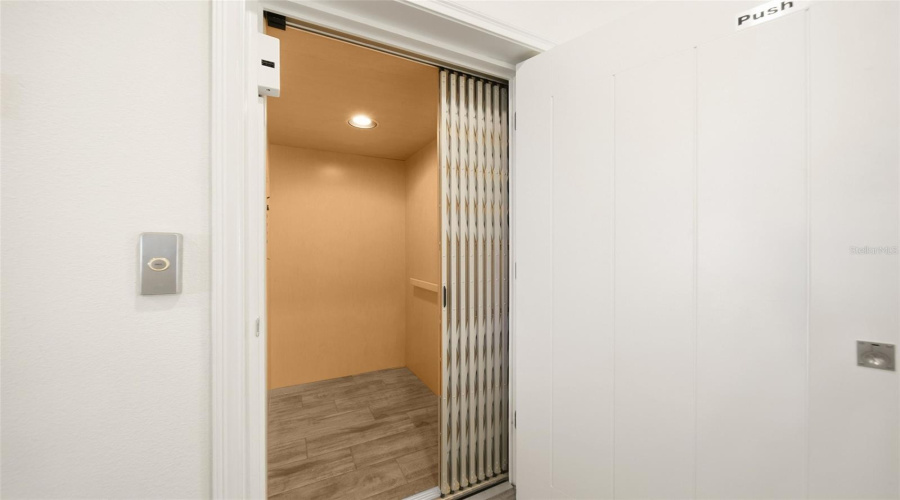 KISSIMMEE, Florida 34747, 7 Bedrooms Bedrooms, ,8 BathroomsBathrooms,Residential,For Sale,SURF,0,MFRO6386683