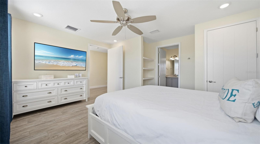 KISSIMMEE, Florida 34747, 7 Bedrooms Bedrooms, ,8 BathroomsBathrooms,Residential,For Sale,SURF,0,MFRO6386683