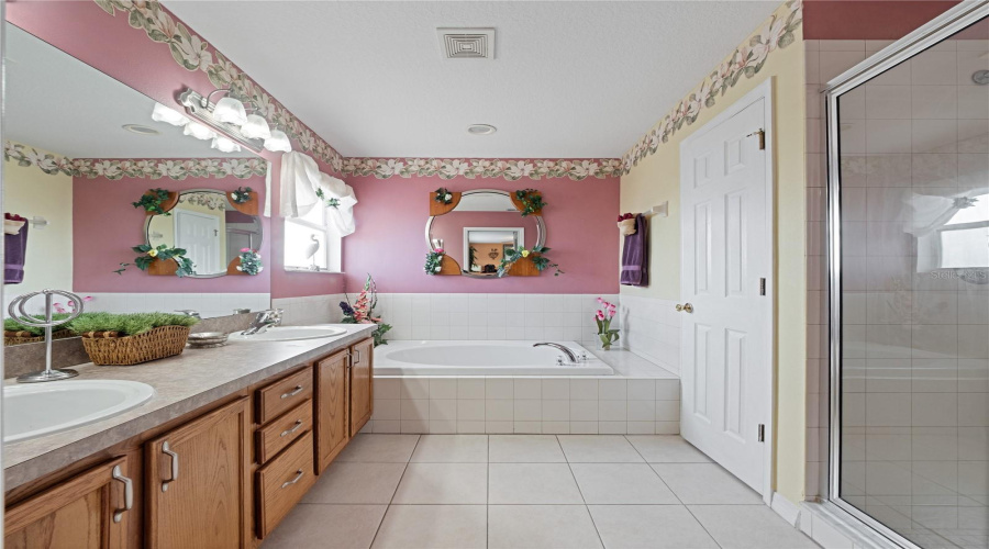DAVENPORT, Florida 33837, 5 Bedrooms Bedrooms, ,3 BathroomsBathrooms,Residential,For Sale,WILDFLOWER,0,MFRS5137982