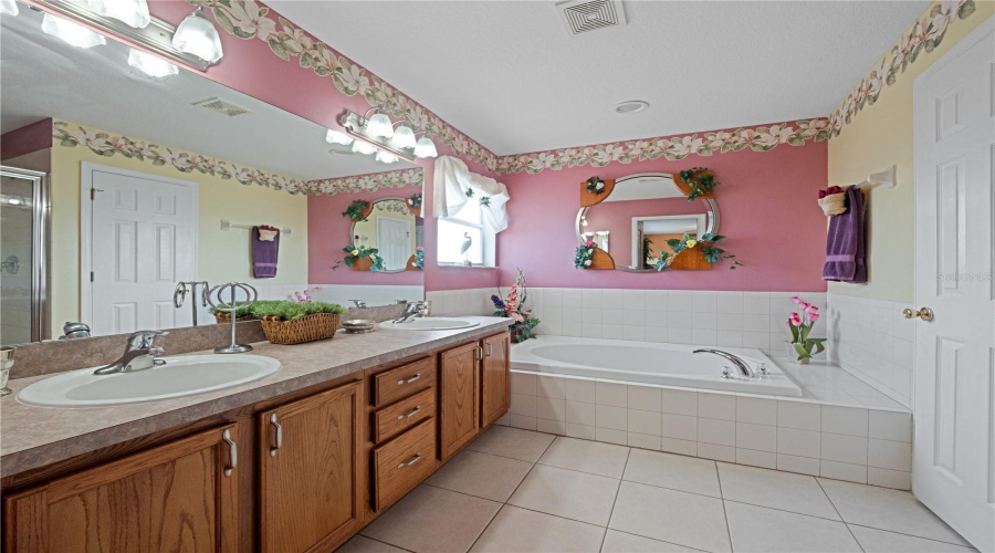DAVENPORT, Florida 33837, 5 Bedrooms Bedrooms, ,3 BathroomsBathrooms,Residential,For Sale,WILDFLOWER,0,MFRS5137982
