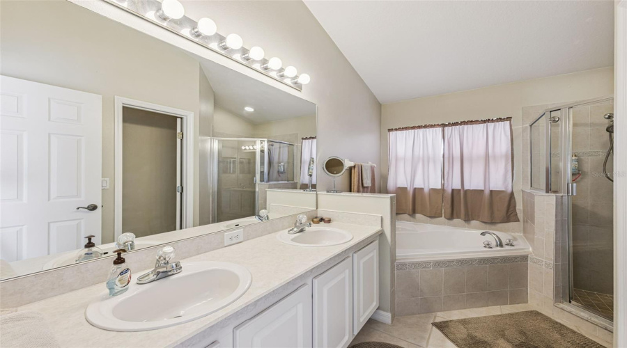 DAVENPORT, Florida 33896, 3 Bedrooms Bedrooms, ,2 BathroomsBathrooms,Residential,For Sale,KNIGHTSBRIDGE,0,MFRS5143955