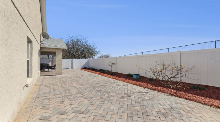 DAVENPORT, Florida 33896, 3 Bedrooms Bedrooms, ,2 BathroomsBathrooms,Residential,For Sale,KNIGHTSBRIDGE,0,MFRS5143955