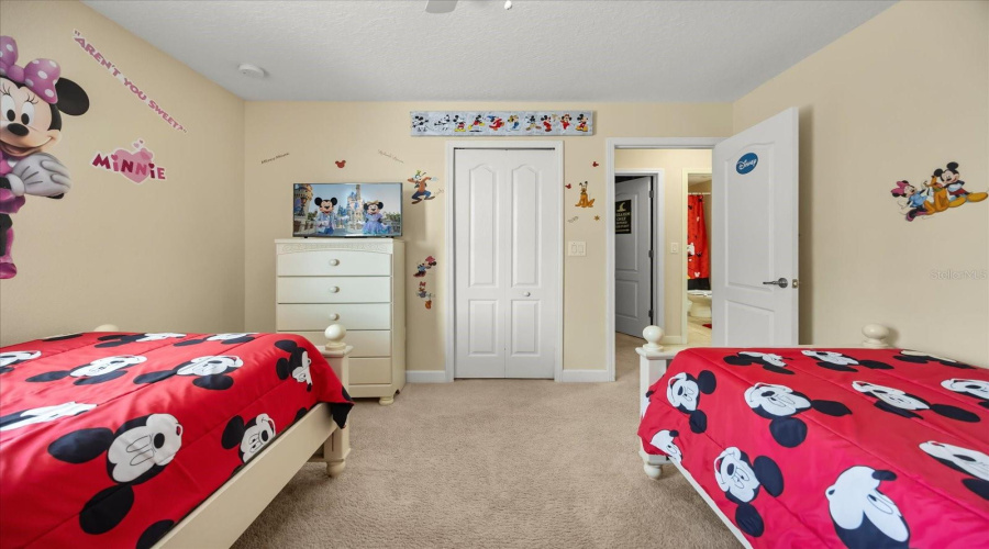 DAVENPORT, Florida 33896, 5 Bedrooms Bedrooms, ,4 BathroomsBathrooms,Residential,For Sale,WEXFORD,0,MFRO6363714