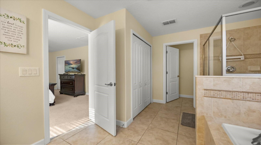 DAVENPORT, Florida 33896, 5 Bedrooms Bedrooms, ,4 BathroomsBathrooms,Residential,For Sale,WEXFORD,0,MFRO6363714