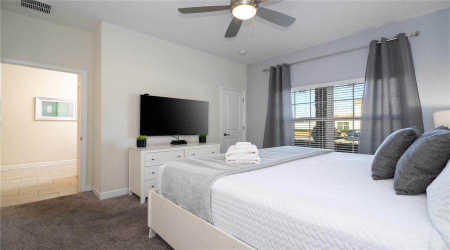 KISSIMMEE, Florida 34746, 4 Bedrooms Bedrooms, ,3 BathroomsBathrooms,Residential,For Sale,ROMEO,0,MFRO6384344