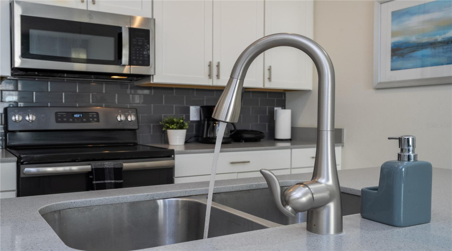 KISSIMMEE, Florida 34746, 4 Bedrooms Bedrooms, ,3 BathroomsBathrooms,Residential,For Sale,ROMEO,0,MFRO6384344