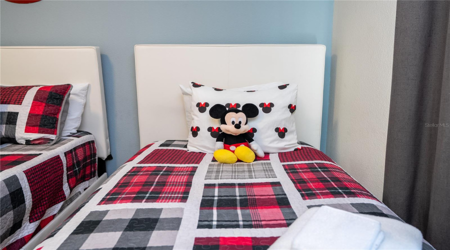 KISSIMMEE, Florida 34746, 4 Bedrooms Bedrooms, ,3 BathroomsBathrooms,Residential,For Sale,ROMEO,0,MFRO6384344