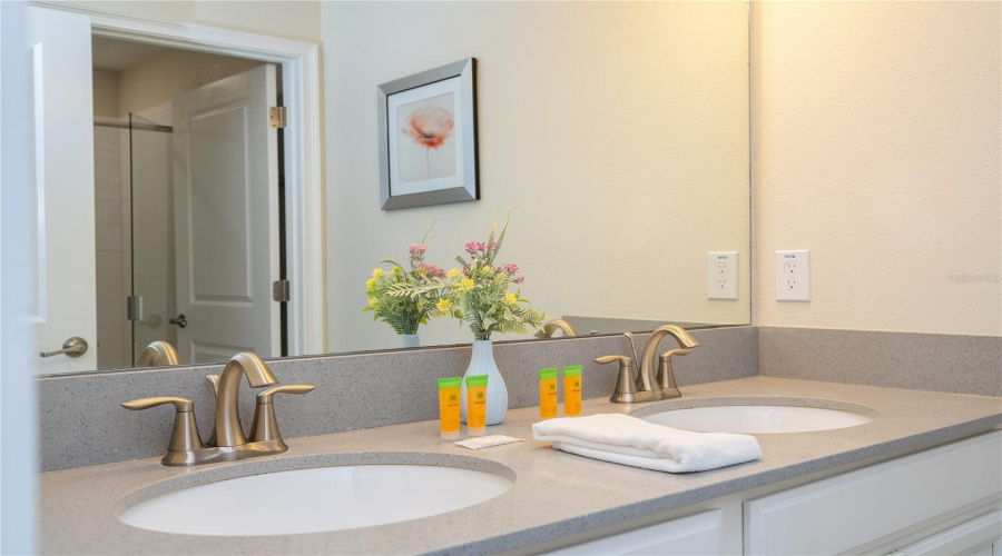 KISSIMMEE, Florida 34746, 4 Bedrooms Bedrooms, ,3 BathroomsBathrooms,Residential,For Sale,ROMEO,0,MFRO6384344