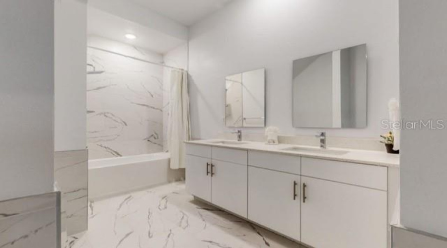 DAVENPORT, Florida 33896, 4 Bedrooms Bedrooms, ,4 BathroomsBathrooms,Residential,For Sale,FAMAGUSTA,0,MFRO6387167