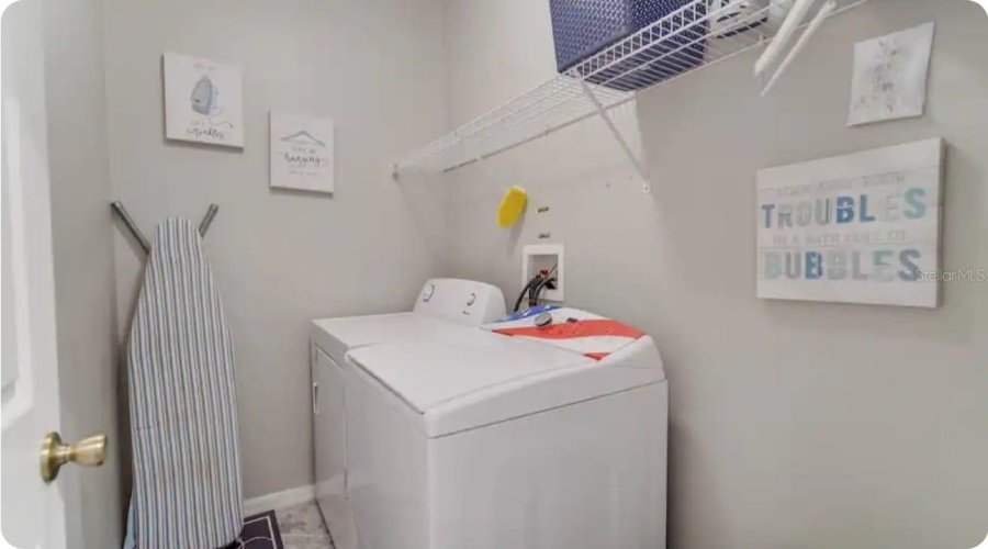 DAVENPORT, Florida 33837, 5 Bedrooms Bedrooms, ,3 BathroomsBathrooms,Residential,For Sale,SUNSET VIEW,0,MFRO6336093