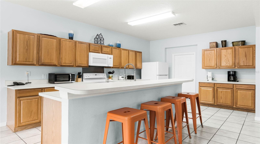 DAVENPORT, Florida 33896, 7 Bedrooms Bedrooms, ,4 BathroomsBathrooms,Residential,For Sale,WILLOW VIEW,0,MFRS5123398