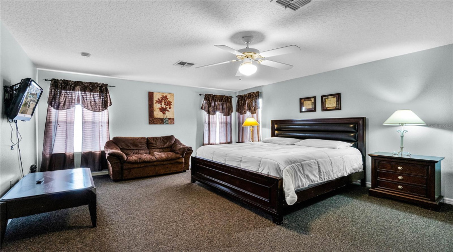 DAVENPORT, Florida 33896, 7 Bedrooms Bedrooms, ,4 BathroomsBathrooms,Residential,For Sale,WILLOW VIEW,0,MFRS5123398