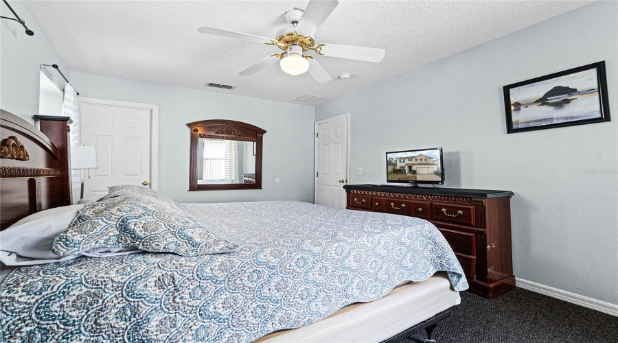 DAVENPORT, Florida 33896, 7 Bedrooms Bedrooms, ,4 BathroomsBathrooms,Residential,For Sale,WILLOW VIEW,0,MFRS5123398