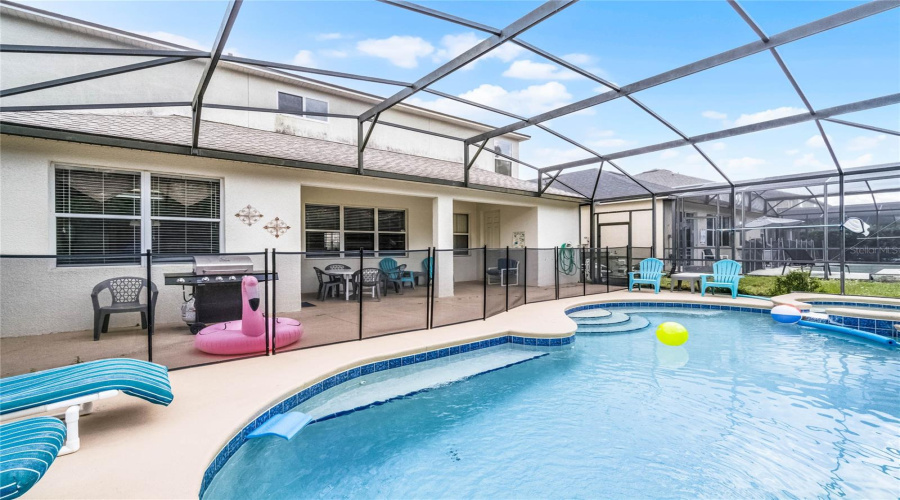 DAVENPORT, Florida 33896, 7 Bedrooms Bedrooms, ,4 BathroomsBathrooms,Residential,For Sale,WILLOW VIEW,0,MFRS5123398