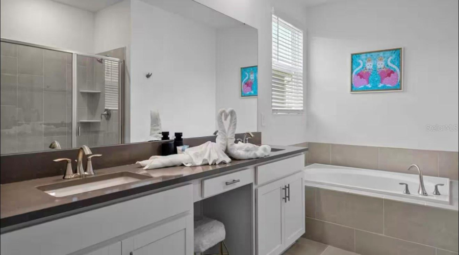 DAVENPORT, Florida 33896, 6 Bedrooms Bedrooms, ,5 BathroomsBathrooms,Residential,For Sale,PLAY THROUGH,0,MFRS5136150