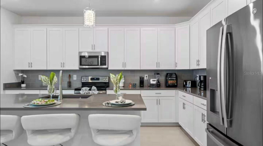 DAVENPORT, Florida 33896, 6 Bedrooms Bedrooms, ,5 BathroomsBathrooms,Residential,For Sale,PLAY THROUGH,0,MFRS5136150