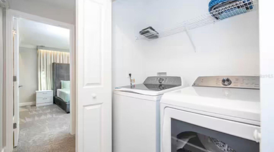 KISSIMMEE, Florida 34746, 4 Bedrooms Bedrooms, ,3 BathroomsBathrooms,Residential,For Sale,READING,0,MFRS5137715