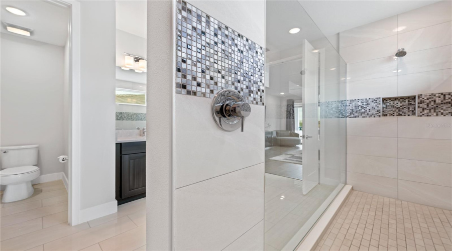 REUNION, Florida 34747, 6 Bedrooms Bedrooms, ,6 BathroomsBathrooms,Residential,For Sale,JACKS CLUB,0,MFRO6387249