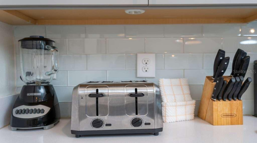 DAVENPORT, Florida 33896, 5 Bedrooms Bedrooms, ,4 BathroomsBathrooms,Residential,For Sale,CABOT CLIFFS,0,MFRO6387305